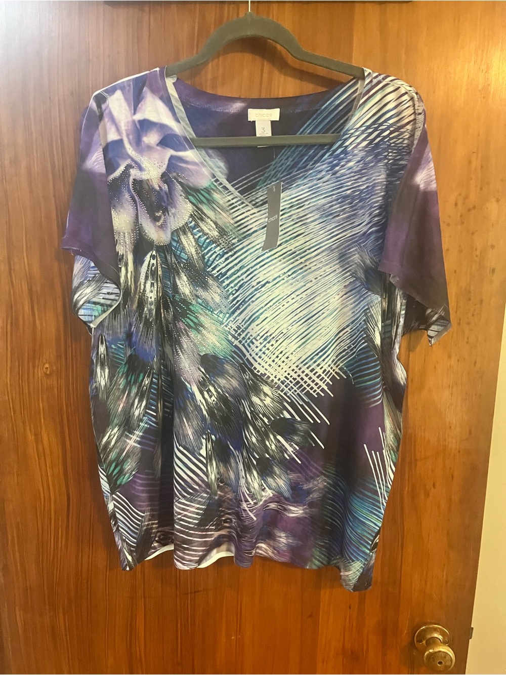 Chico's Purple Multi Abstract V-Neck Short Sleeve Top size 3 NWT